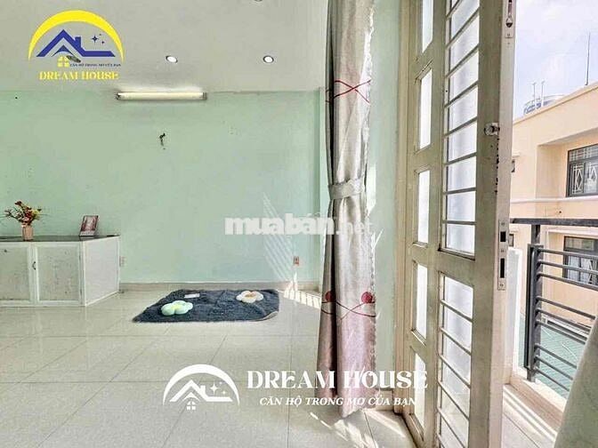 Gần Văn Hiến và Công Thương Bancol to rộng