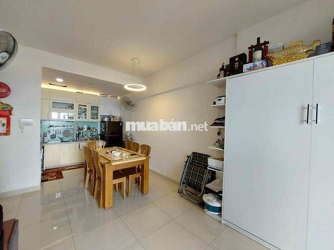 Cho thuê 2PN.2WC 75m2 tầng cao toà Golden Mansion ở ngay