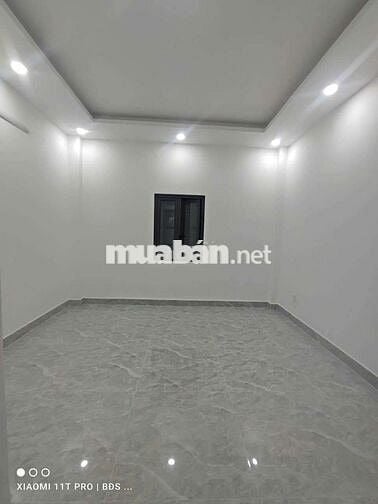 Nhà mới 4x17m ô tô bỏ sân . Mt nhựa thông kinh Doanh