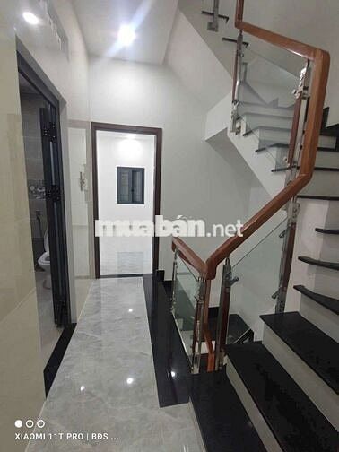 Nhà mới 4x17m ô tô bỏ sân . Mt nhựa thông kinh Doanh
