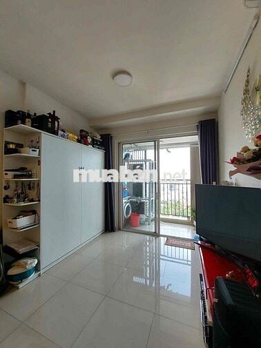 Cho thuê 2PN.2WC 75m2 tầng cao toà Golden Mansion ở ngay