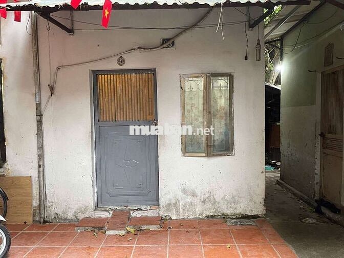 Bán đất tặng nhà, vuông đẹp, ngõ thẳng trc nhà 3m8