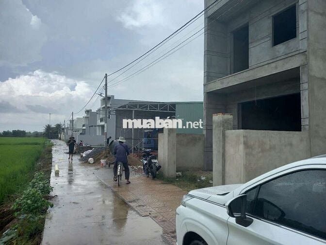 Cháy nhà nên cần ra lô đất để xoay sở