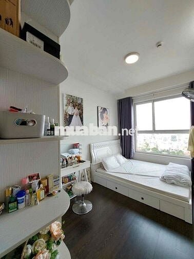 Cho thuê 2PN.2WC 75m2 tầng cao toà Golden Mansion ở ngay