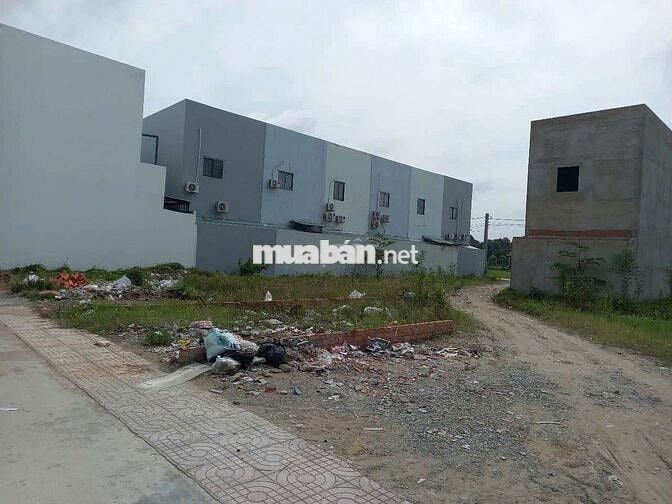Cháy nhà nên cần ra lô đất để xoay sở