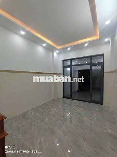 Nhà mới 4x17m ô tô bỏ sân . Mt nhựa thông kinh Doanh