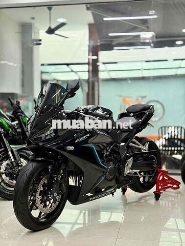 Honda CBR650R full black 2023