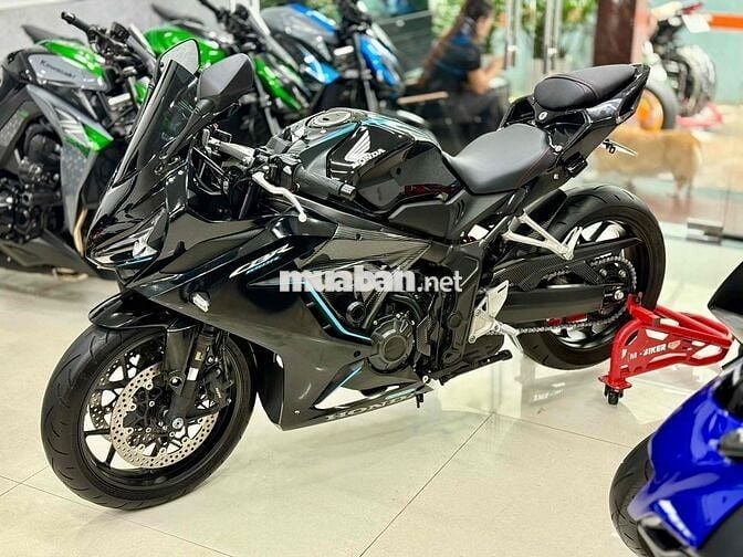Honda CBR650R full black 2023