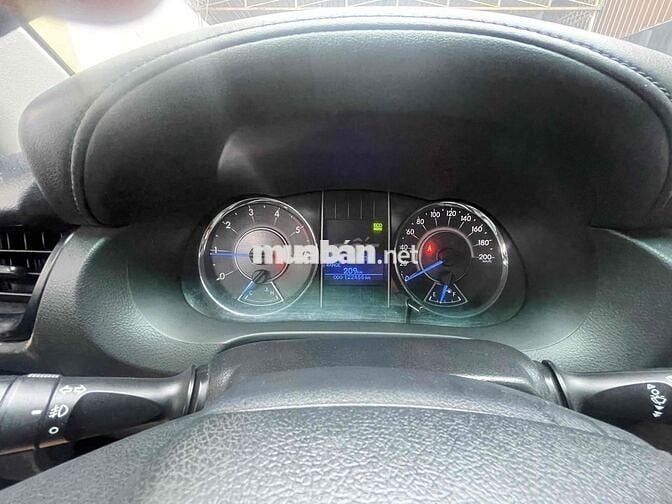 Toyota Fortuner 2019 2.4G 4x2 MT - 120000 km