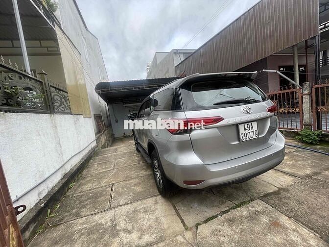 Toyota Fortuner 2019 2.4G 4x2 MT - 120000 km