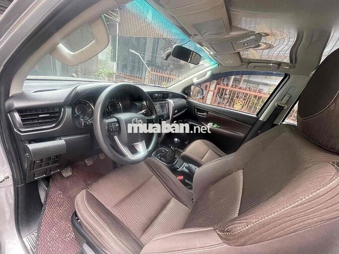 Toyota Fortuner 2019 2.4G 4x2 MT - 120000 km
