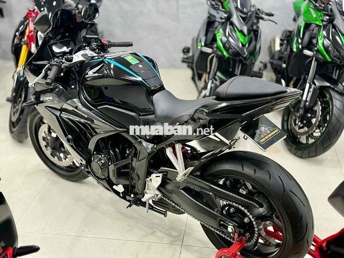 Honda CBR650R full black 2023