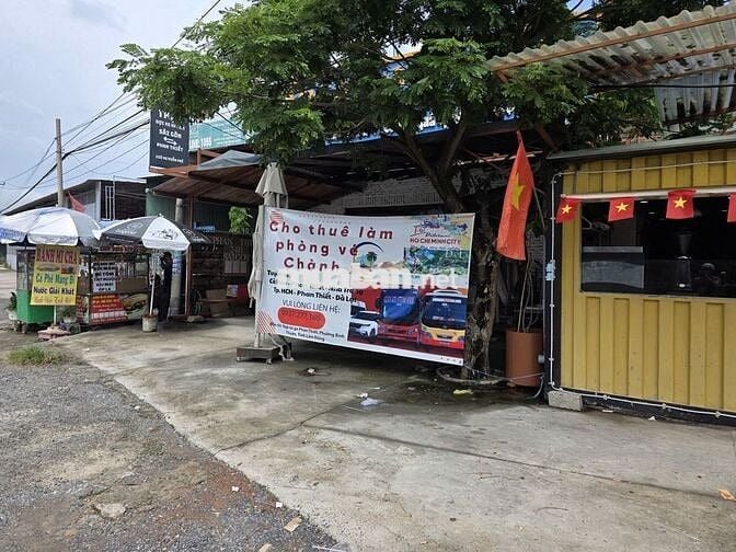 Cho thuê nhà tuyến giao thông trọng điểm làm phòng vé, trạm xe khách