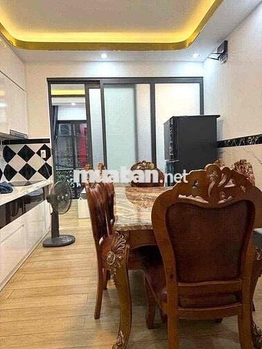 NGUYÊN CĂN QUẬN 3 - THANG MÁY - NGANG 4,5M