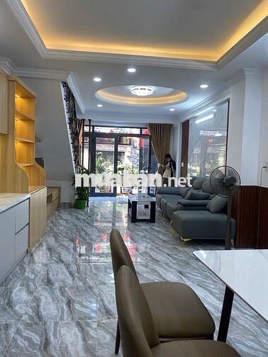 NHÀ LẦU 2 TẦNG ĐƯỜNG 37 - KDC HIỆN HỮU - TÂN KIỂNG - QUẬN 7 - HẺM RỘNG