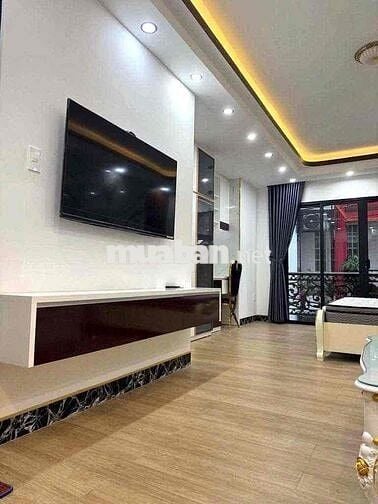 NGUYÊN CĂN QUẬN 3 - THANG MÁY - NGANG 4,5M