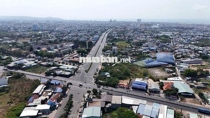 Cho thuê nhà tuyến giao thông trọng điểm làm phòng vé, trạm xe khách