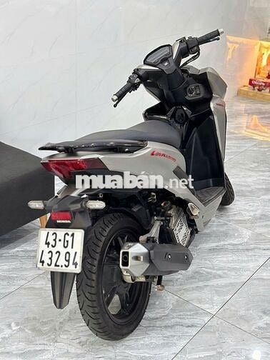 Vario 150 Smartkey Led Audi bao cháy phố