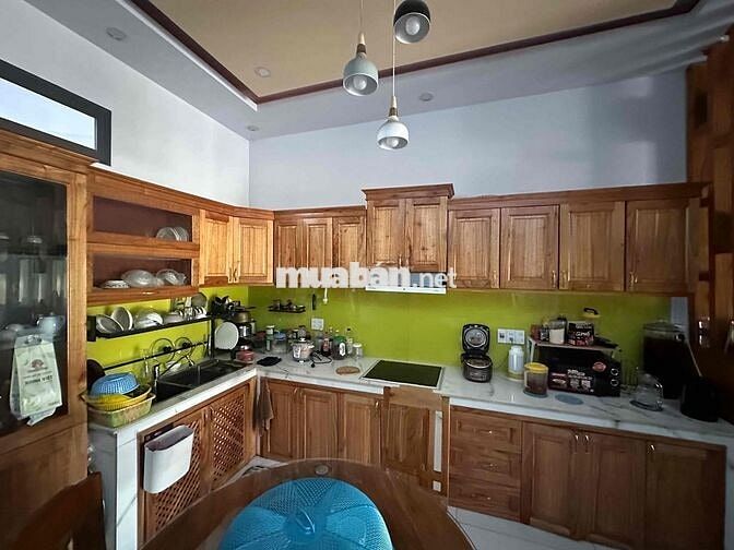 Cho thuê căn nhà ở siêu thoáng đẹp đối diện công viên chợ