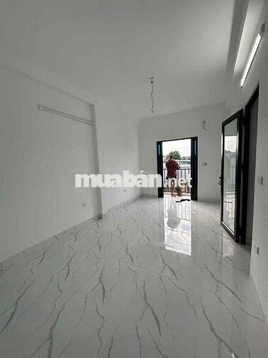 Bán nhà Âu Cơ DT 38m, 4 tầng, mt 4m Nhà xây mới + oto đỗ cửa + Lô Góc