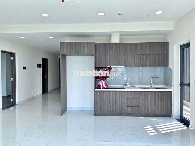 Chỉ 18tr/th trải nghiệm Diamond Centery 3PN chuẩn Resoft, view hồ bơi