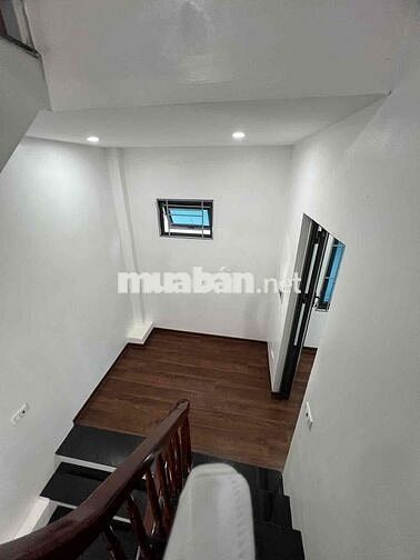 bán nhà Tứ Liên  dt:35m, 3 tầng, mt 4m Tây Hồ Oto đỗ cửa, Kinh doanh