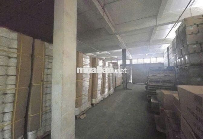 Kho ở Nguyễn Tất Thành cần cho thuê diện tích 450m2 có pccc