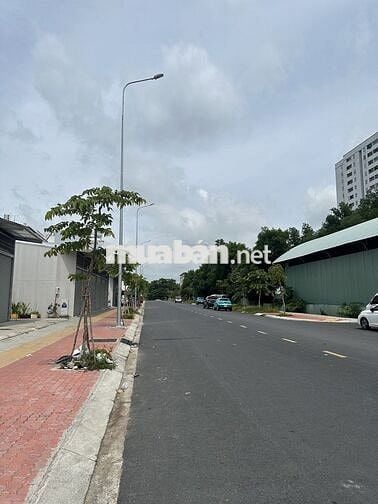 Nhà 3 tấm quận 8, đường rộng, an ninh, pháp lý đầy đủ