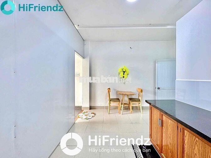 Cho Thuê 1PN Balcon 4ng4xe Full NT Cao Cấp Ngay MT Lạc Long Quân QTb