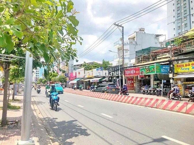 Cần bán nhà cấp 4 mặt tiền Huỳnh tất phát. Q7 ngay khu chế xuất