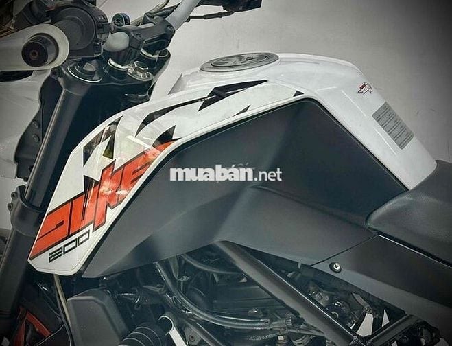 KTM DUKE 200 DATE 2020