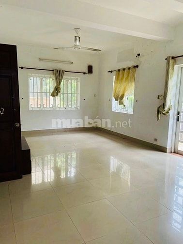 Bán nhà Biệt thự rẻ đẹp hxh (13x19) Dương Quảng Hàm p6 Gò Vấp (Bờ kè)