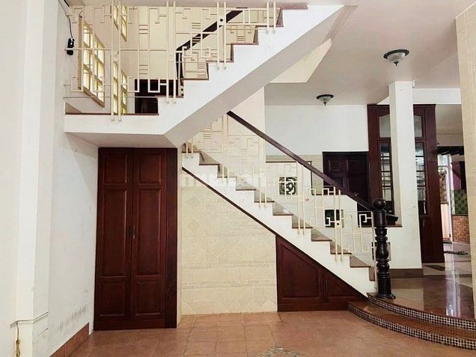 Bán nhà Biệt thự rẻ đẹp hxh (13x19) Dương Quảng Hàm p6 Gò Vấp (Bờ kè)