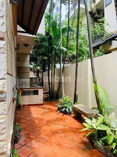 Bán nhà Biệt thự rẻ đẹp hxh (13x19) Dương Quảng Hàm p6 Gò Vấp (Bờ kè)
