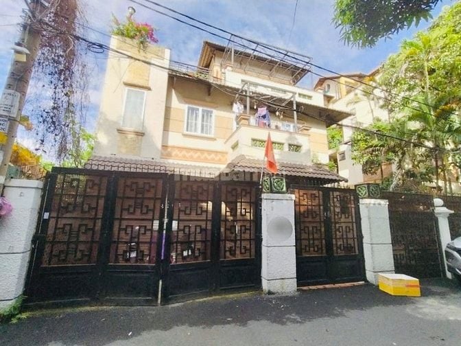 Bán nhà Biệt thự rẻ đẹp hxh (13x19) Dương Quảng Hàm p6 Gò Vấp (Bờ kè)