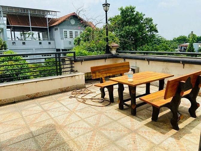 Bán nhà Biệt thự rẻ đẹp hxh (13x19) Dương Quảng Hàm p6 Gò Vấp (Bờ kè)