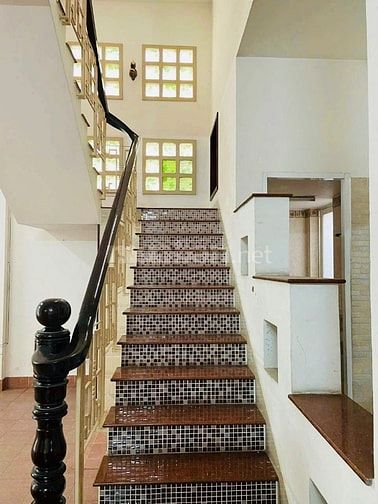 Bán nhà Biệt thự rẻ đẹp hxh (13x19) Dương Quảng Hàm p6 Gò Vấp (Bờ kè)
