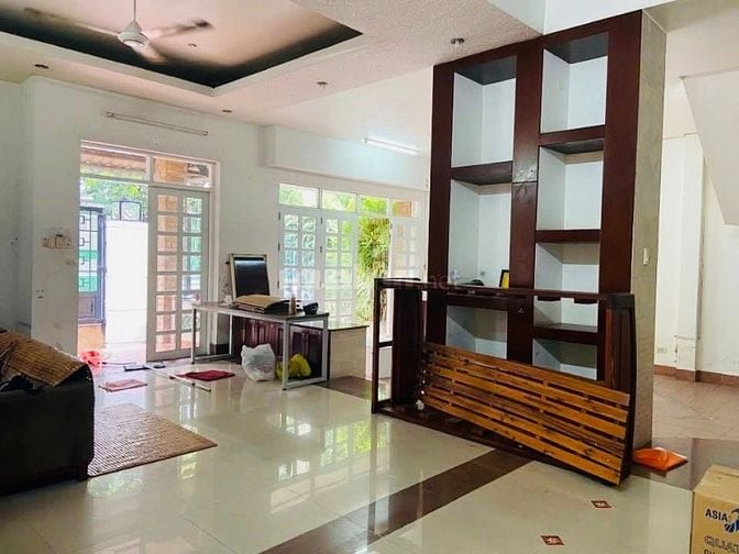 Bán nhà Biệt thự rẻ đẹp hxh (13x19) Dương Quảng Hàm p6 Gò Vấp (Bờ kè)