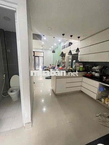 NHÀ NGÃ TƯ GA. FULL NỘI THẤT. TRỆT 3 LẦU 4PN 3WC. ĐƯỜNG XE TẢI