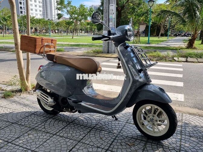 Xe Vespa Primavera Picnic bản giới hạn Xám