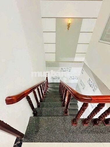 NHÀ 1 TRỆT 01 LẦU - KDC ĐẠI HỌC Y DƯỢC , CÓ 4 PNGỦ VÀ 3 MÁY LẠNH