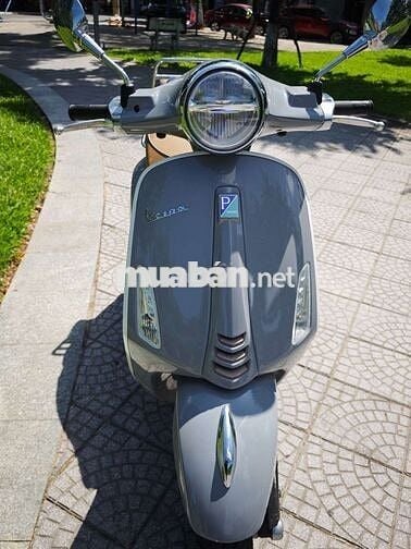 Xe Vespa Primavera Picnic bản giới hạn Xám