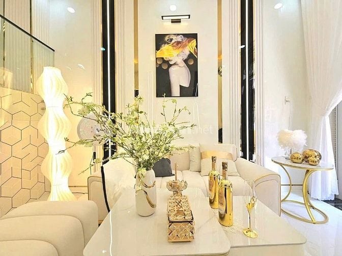 Nhà đẹp 2 lầu có sổ hồng gần Phú Mỹ Hưng quận 7