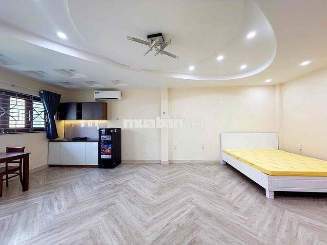 STUDIO BAN CÔNG 45m2 SÁT LOTTE Q7, CRESENT MALL, SC VIVO, Q4, Q1, Q8,.