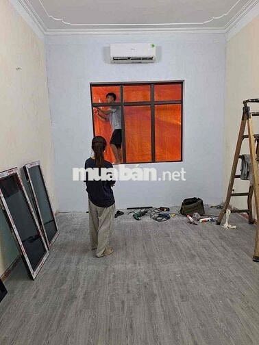 Cho thuê nhà 233A Nguyễn Văn Cừ