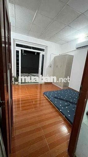 STUDIO BAN CÔNG FULL NỘI THẤT GIỮA TRƯỜNG CÔNG THƯƠNG VÀ VĂN HIẾN