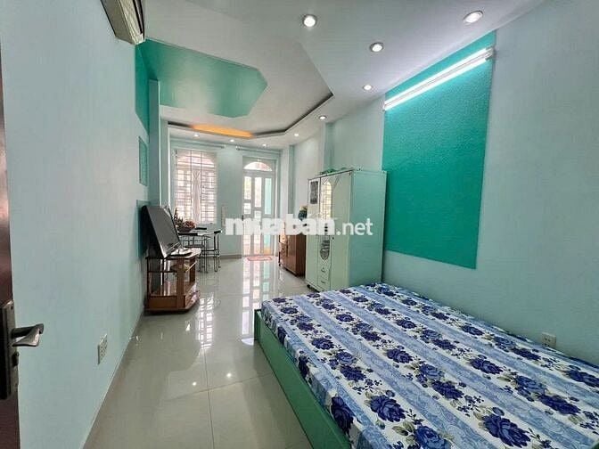 Bán Nhà Trần Quốc Hoàn Cầu Phân Lô Ô Tô Tránh 55m 6 Tầng. Giá 18 tỷ