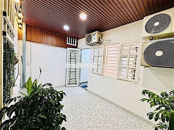 NI SƯ HUỲNH LIÊN–TÂN BÌNH–NHÀ ĐẸP NỞ HẬU–56M²–2 TẦNG–3PN–XE HƠI THÔNG