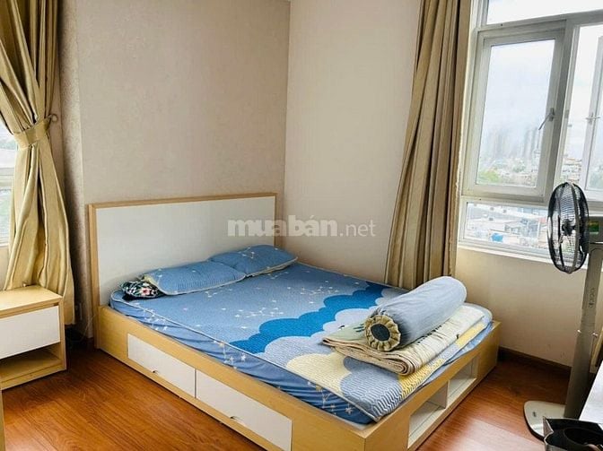 C/c  Saigon Tower, Thoại Ngọc Hầu, Tân Phú : 2p ngủ,69m2, 8tr/th