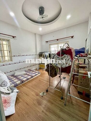 Giảm Sốc nhà nhỏ 4tang CMT8 cần bán hẻm 3m 80m2 chỉ 3tyr